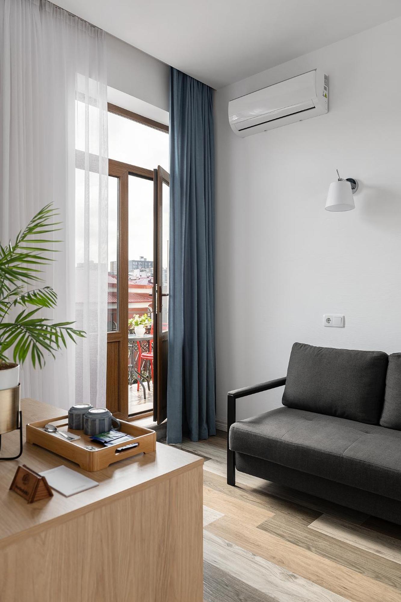 Mariinsky Boutique Hotel Батуми Екстериор снимка