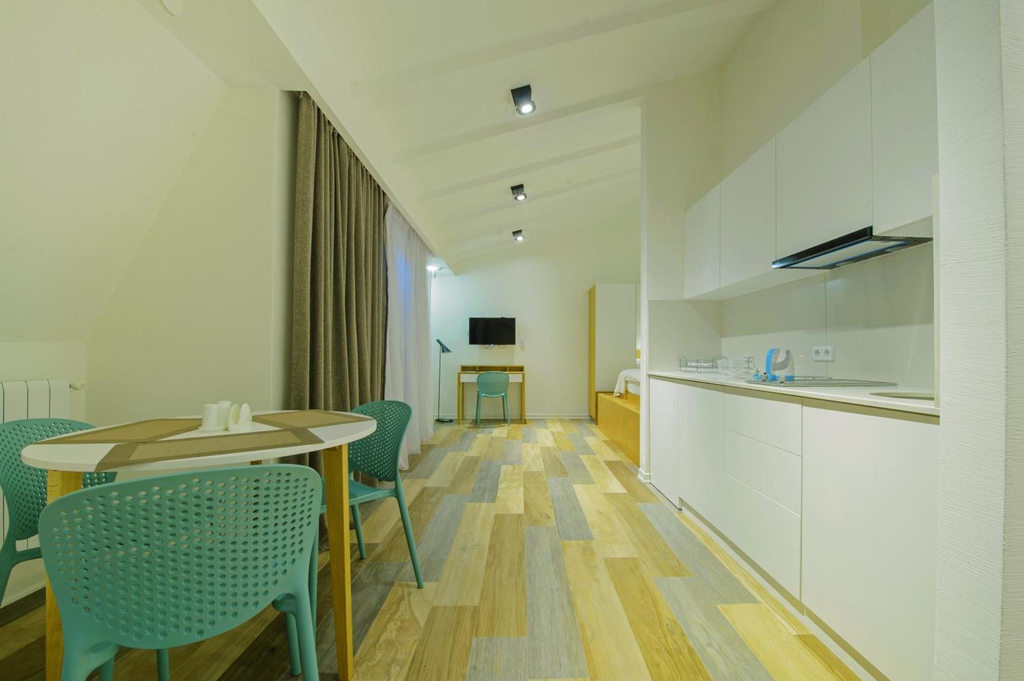 Mariinsky Boutique Hotel Батуми Екстериор снимка
